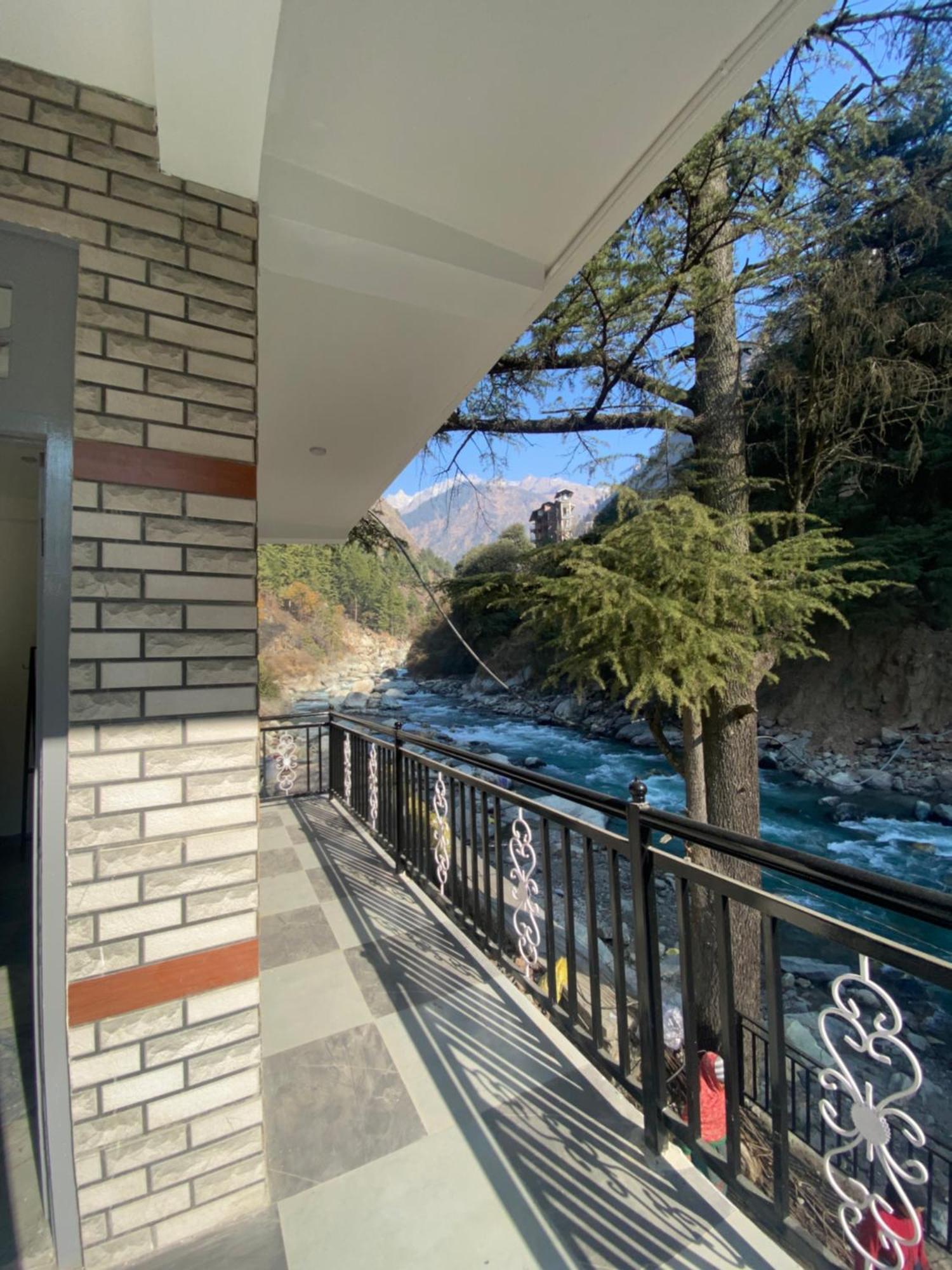 Hom House Of Mannmauji Riverside Kasol Extérieur photo