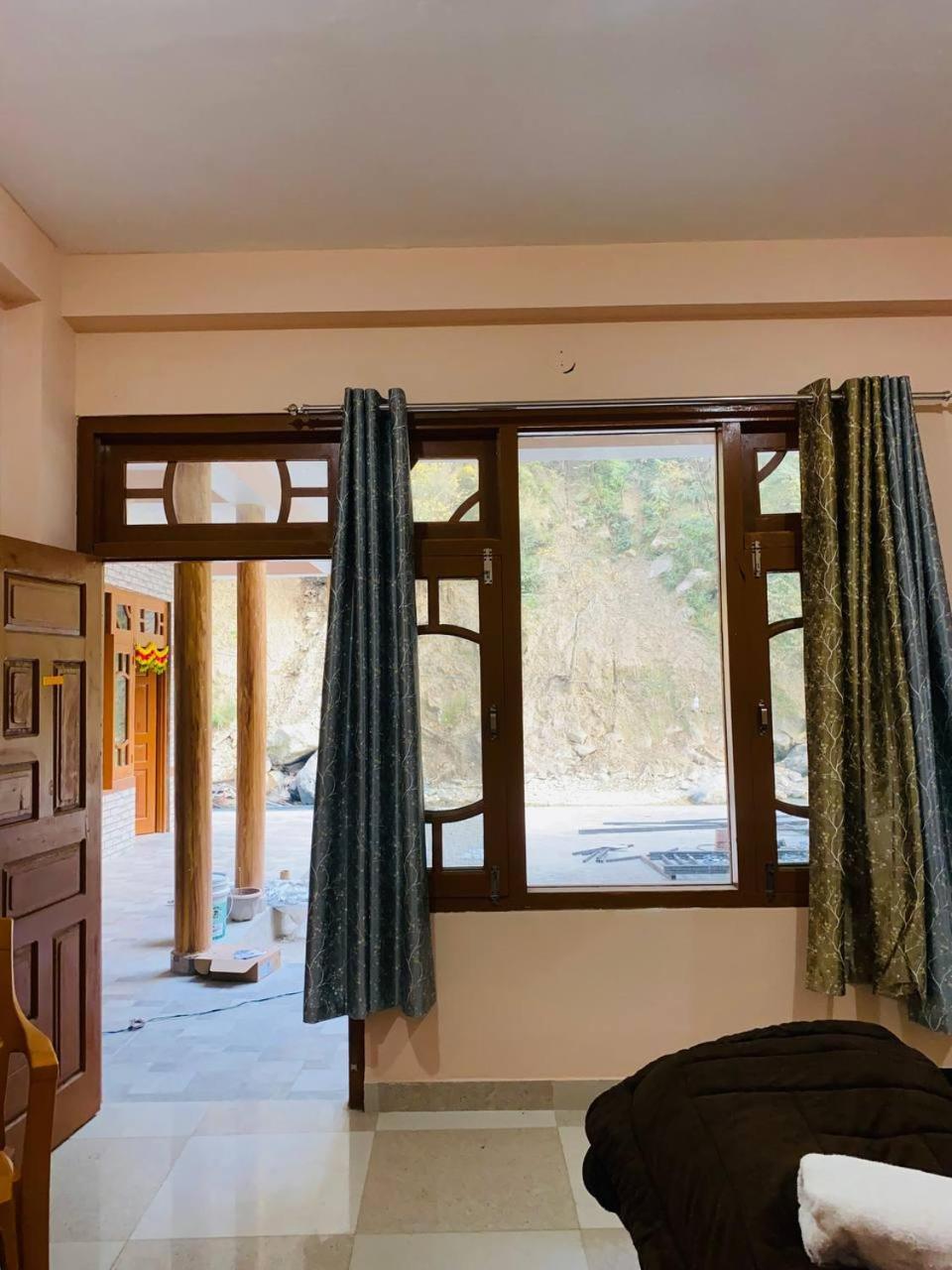 Hom House Of Mannmauji Riverside Kasol Extérieur photo